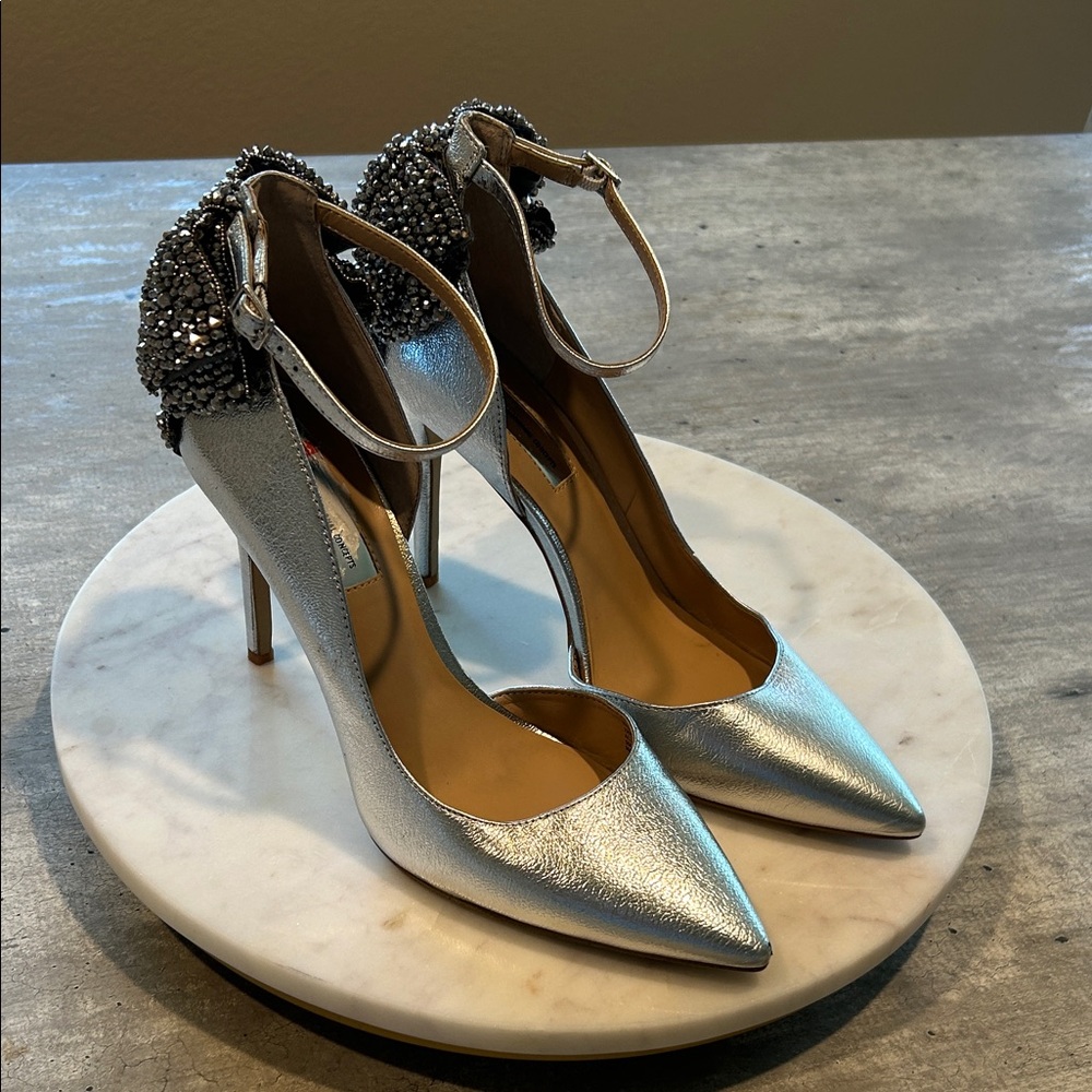 INC International Concepts Kaison Silver  Heels Size 9
